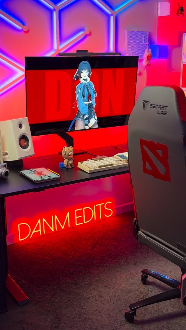 Just Dan | Desk Setup | Gaming | Aesthetic
