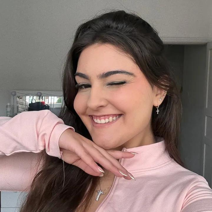 ౨ৎ Helena Esperança
