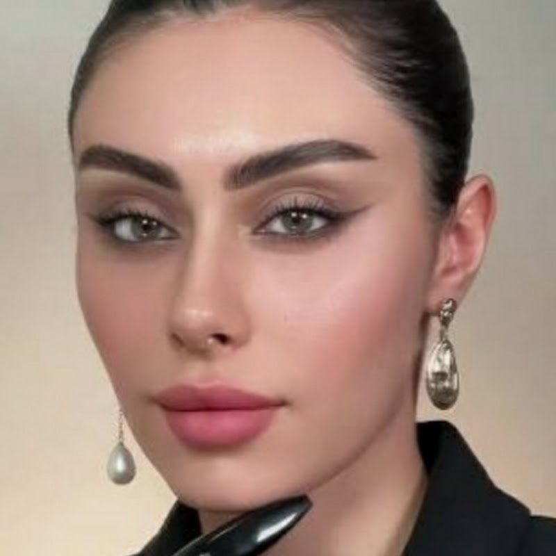 sabrina makeup 