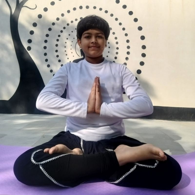 Divyanshi's Yoga and Lifestyle 