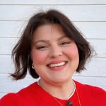 Molly Nelson | Curvy Outfits & Cozy Lifestyle