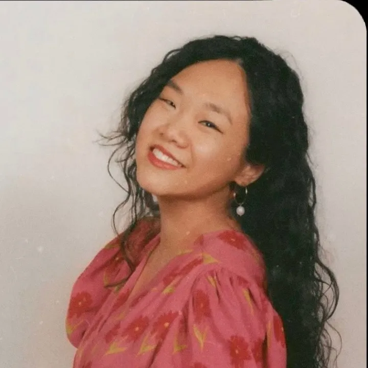 venus | travel & beauty writer