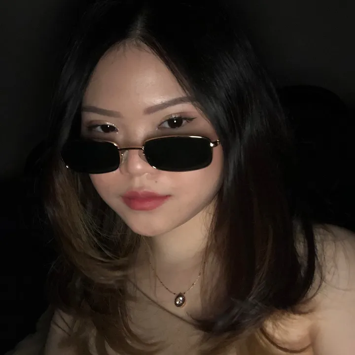 petite ella 👧🏻