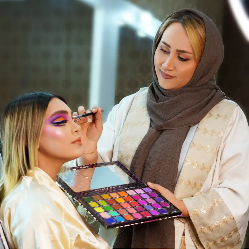 مریم منیخی
