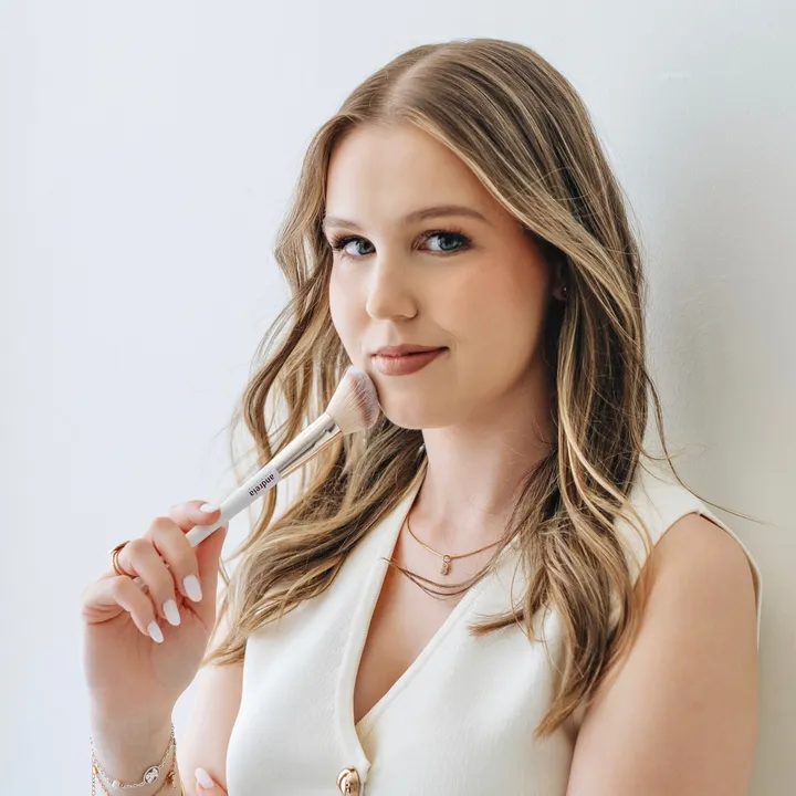 Bruna Matos Bride Specialist