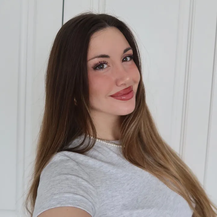 LENA FERNANDEZ 🤍