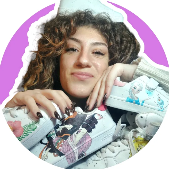 Garyfalia's Custom Art