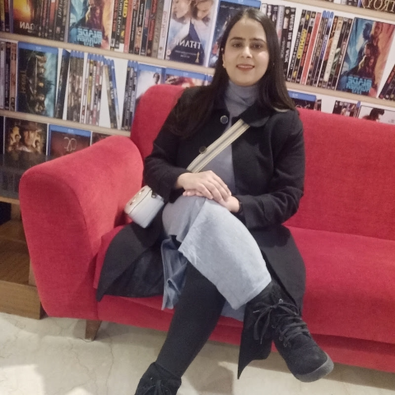 Pooja Vohra lifestyle