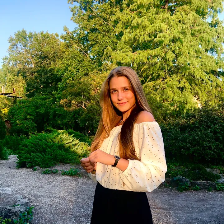 The girl on the SBB🇨🇭train