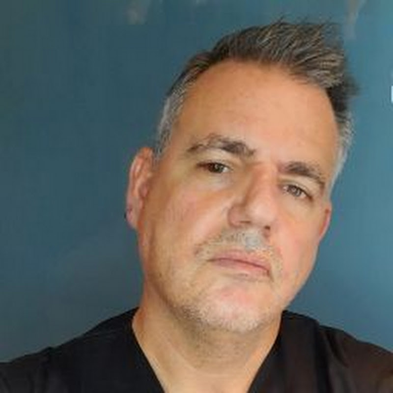 Πλαστικός Χειρουργός Νίκος Νεοφώτιστος