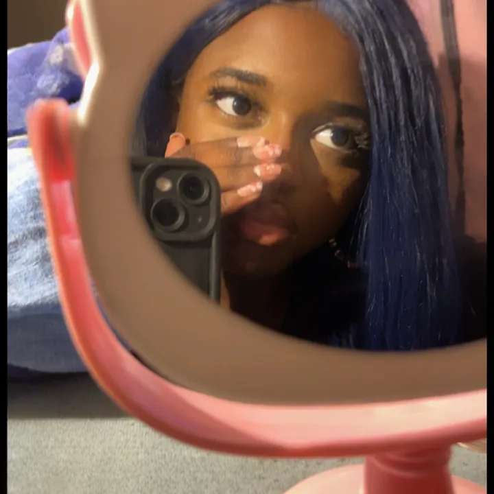 𝐕
