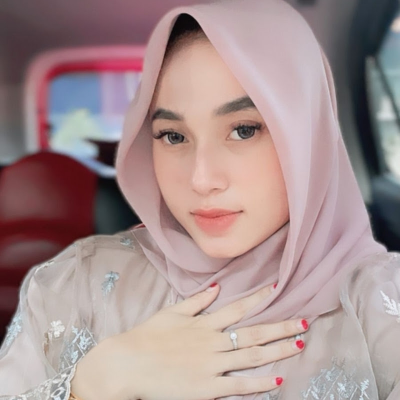 Putri Milaneza