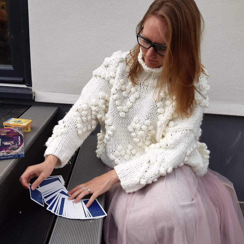 Antoinette Tarot & Jewellery