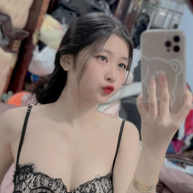 Na Small