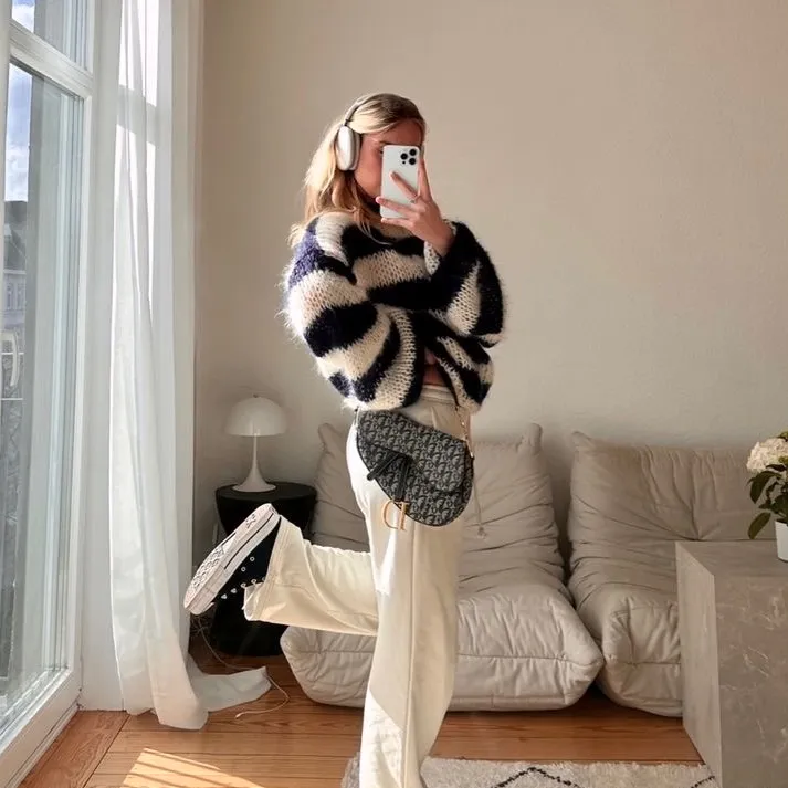 -‵, Follow for more ˎ’-