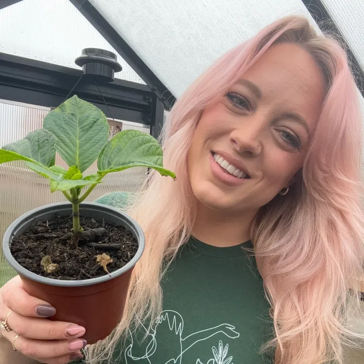 gardening.with.cara