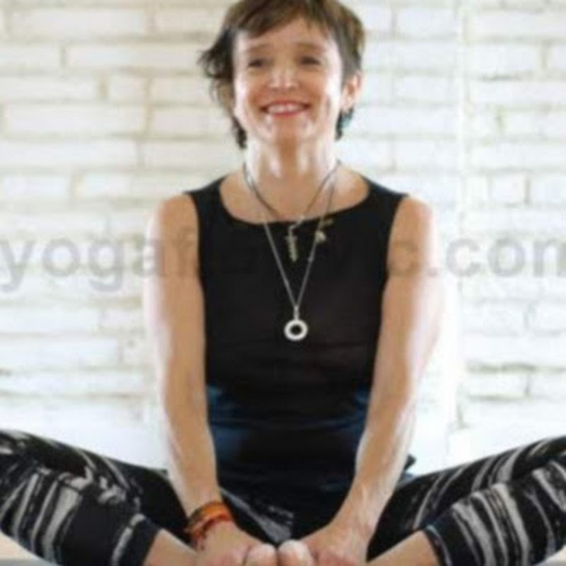 Erika Paez Yoga Somatic