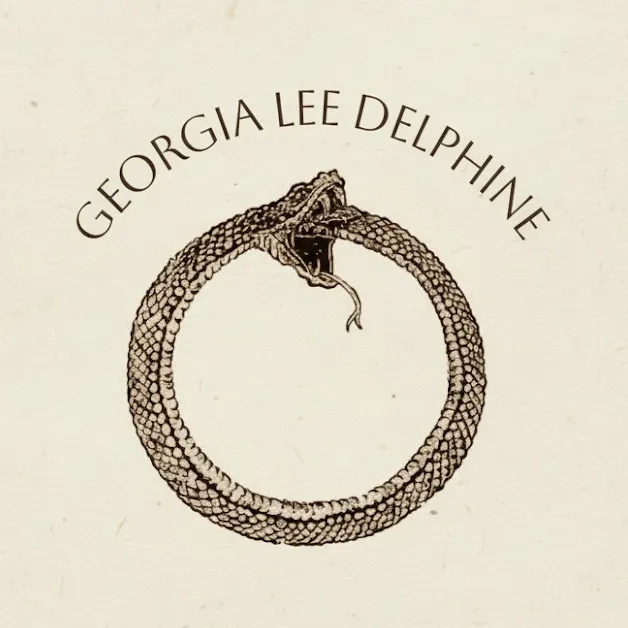 ⚚ Georgia Lee Delphine