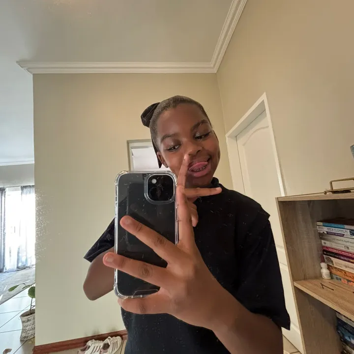 Sihle 🎀🛍️