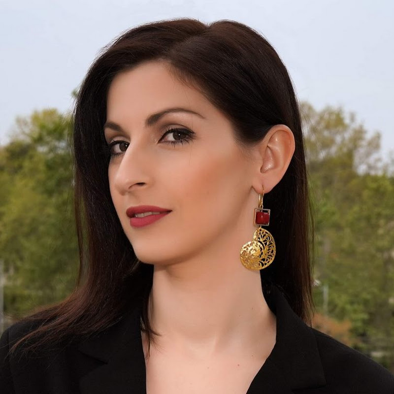 Dimitra's beauty channel