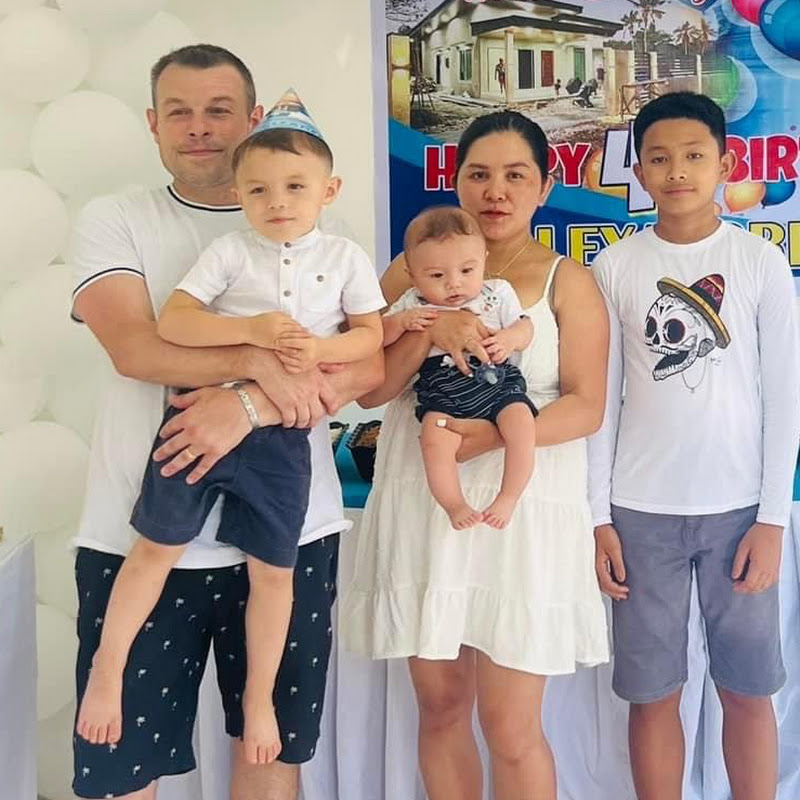 Adorable Family France