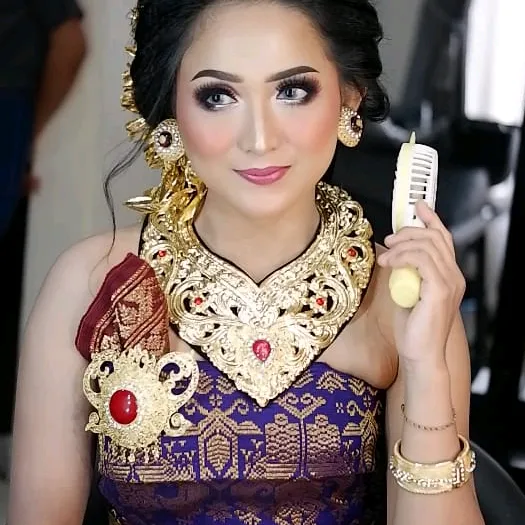 Yuli Indriyani Komang