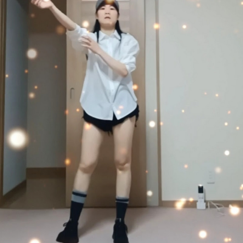 HENI PHẠM ( Hiên Phạm )