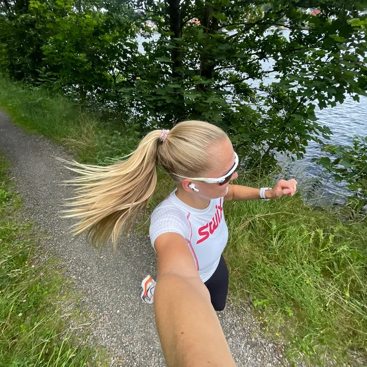 HELLE EMANUELSEN🤠✨🌸🏃‍♀️‍➡️