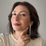 𝐀𝐈𝐊𝐀𝐓𝐄𝐑𝐈𝐍𝐈 𝐓𝐒𝐈𝐅𝐋𝐈𝐃𝐎𝐔-fashion | travel | UGC CONTENT CREATOR