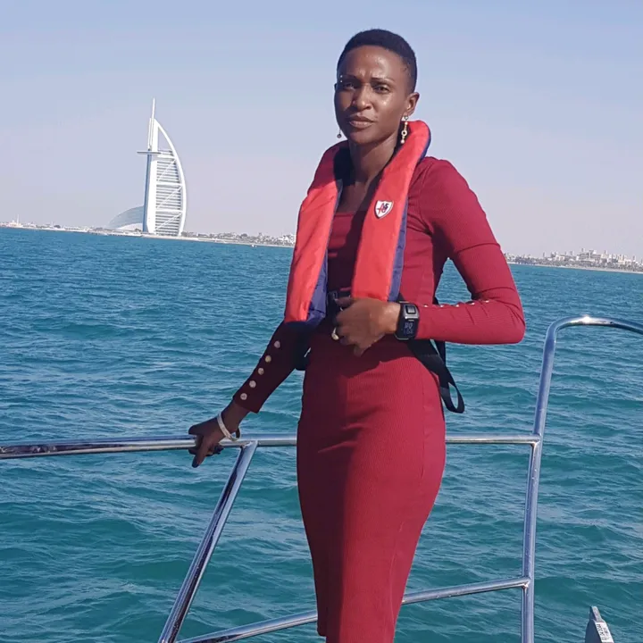 Tess | Elevation Strategist