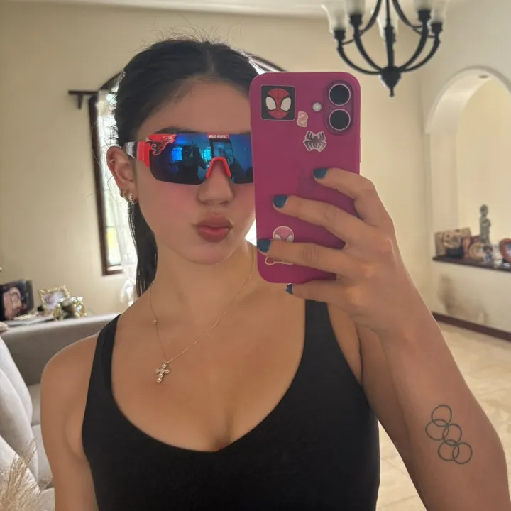 Ana Flores
