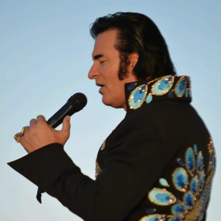 Cameron Michael Caton Elvis