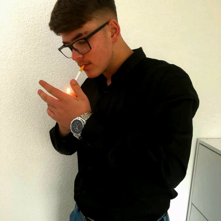 𝒜𝓀𝓈 ℬℯ𝓃𝒹 ✓