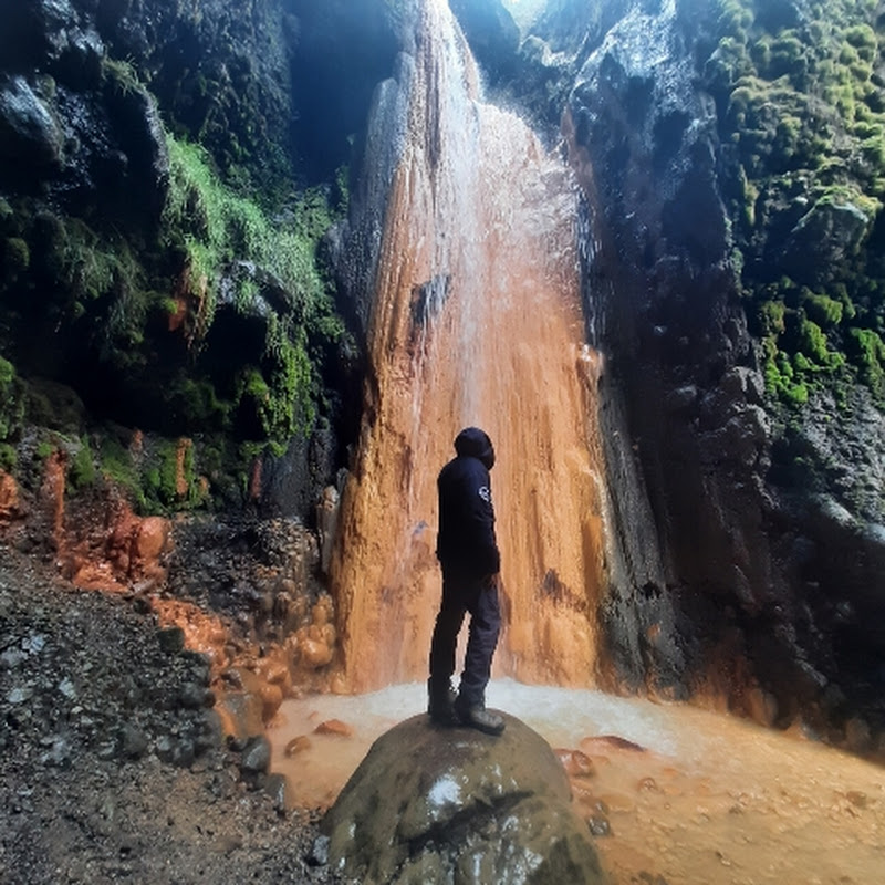 EXPLORE MOUNTAINS 