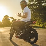 🥷🏼🏍