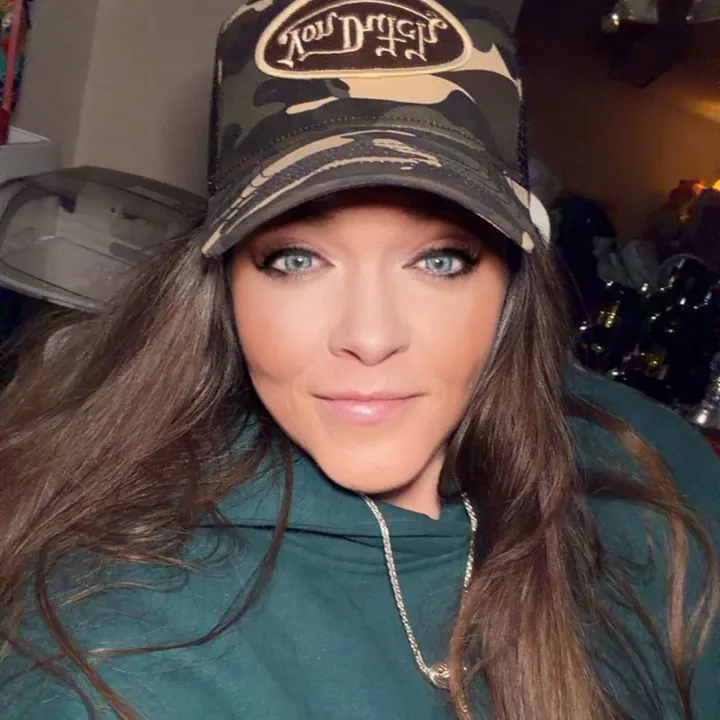 𝔼𝕣𝕚𝕔𝕜𝕒