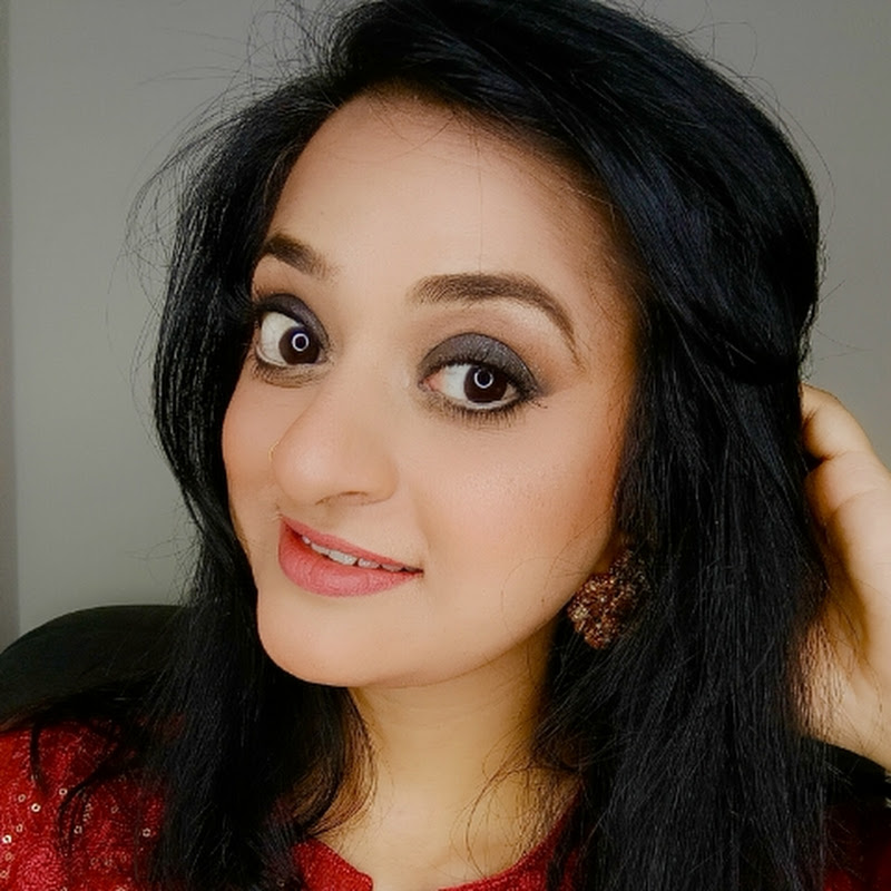 Ayesha Does Makeup!!