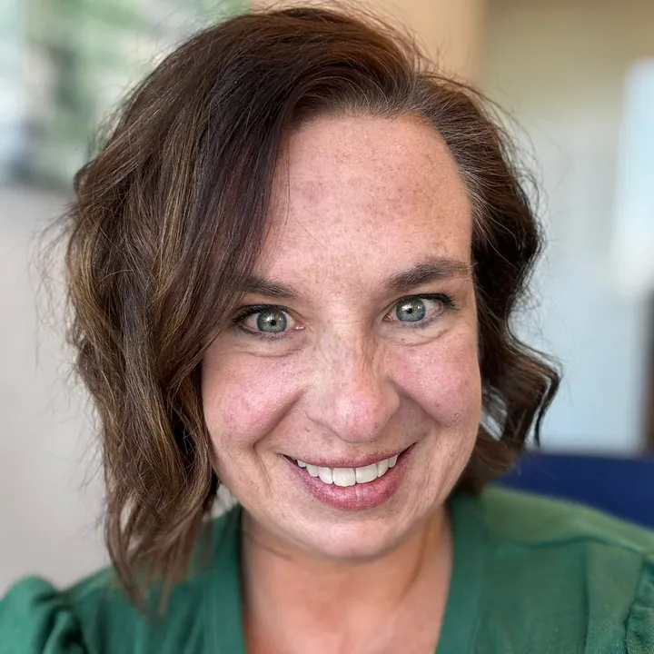 Nicole | Brand Strategist