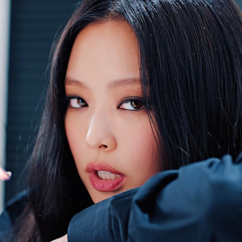 𝘤𝘭𝘢𝘸𝘥𝘦𝘦𝘯