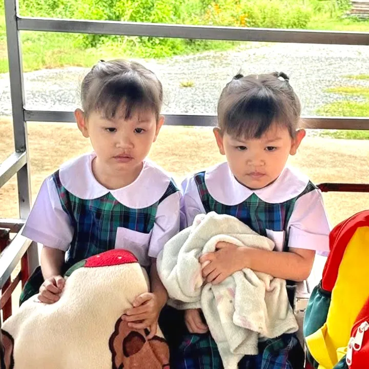 แม่‘น้องแฝด