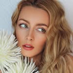 MODEL/ UGC/ content creator/ vintage ambassador
