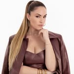 Nadja La Nany | Business & Curvy Glow-Up