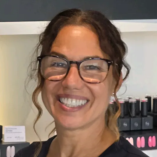 Alina Hoyo Nail Artist