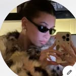Hailey Bieber Style FANPAGE