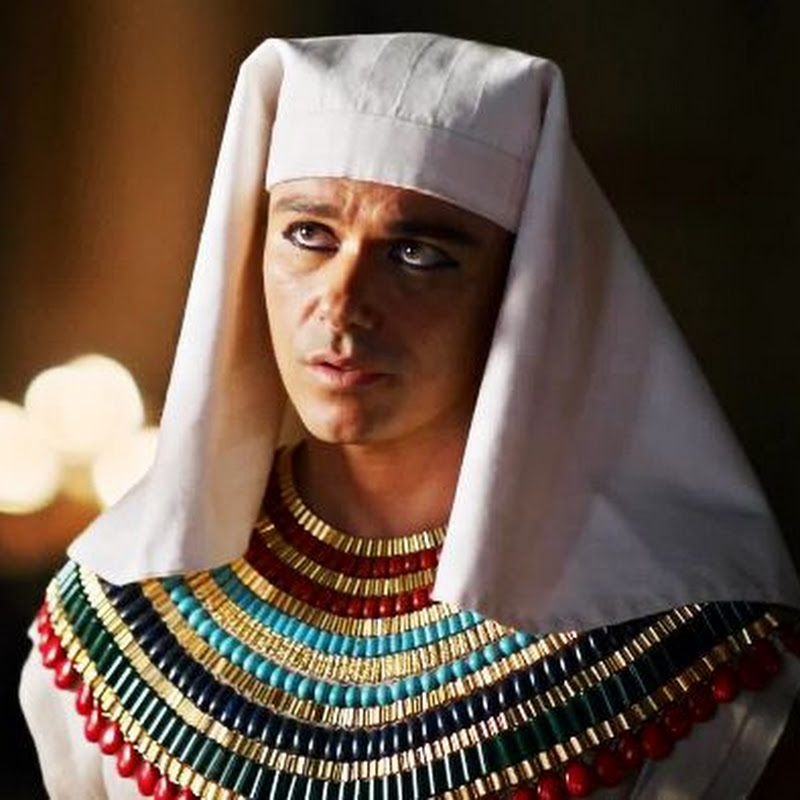 Jose Angel Castillo La Santa Cruz 34