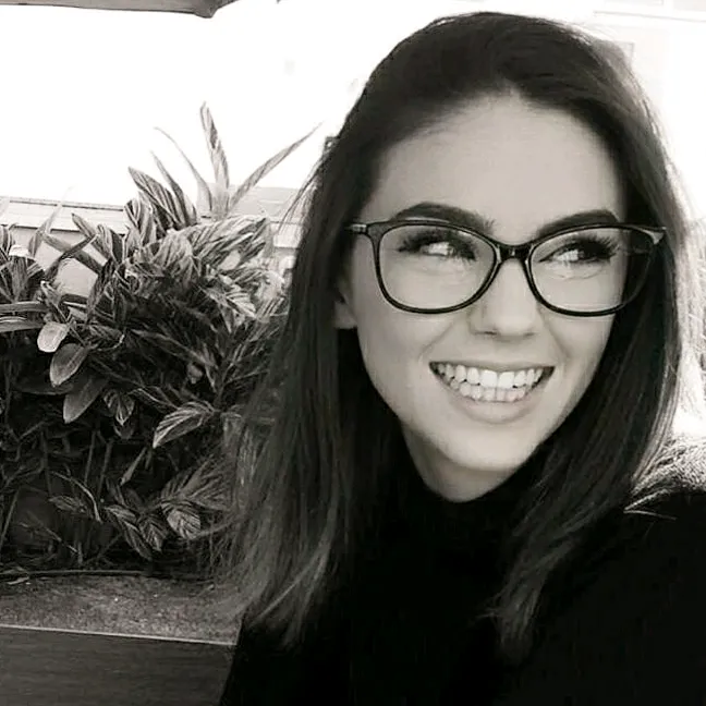Ingrid Tivanello . Arquiteta
