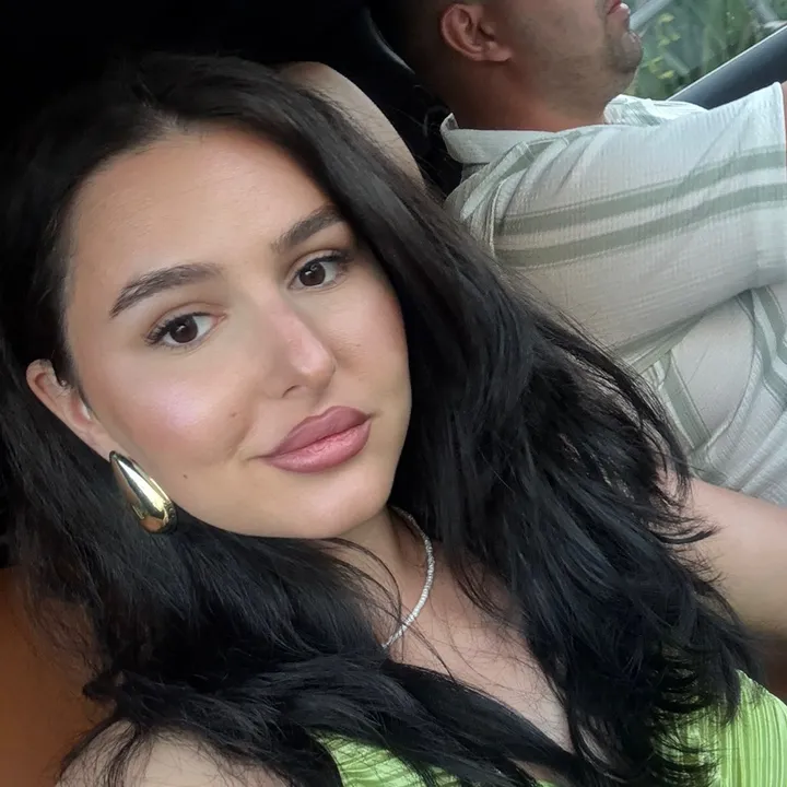 MIRA TOMESCU | MUA & TRAINER
