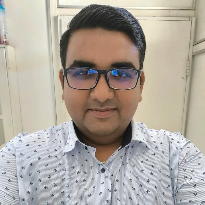 Qamar abbas