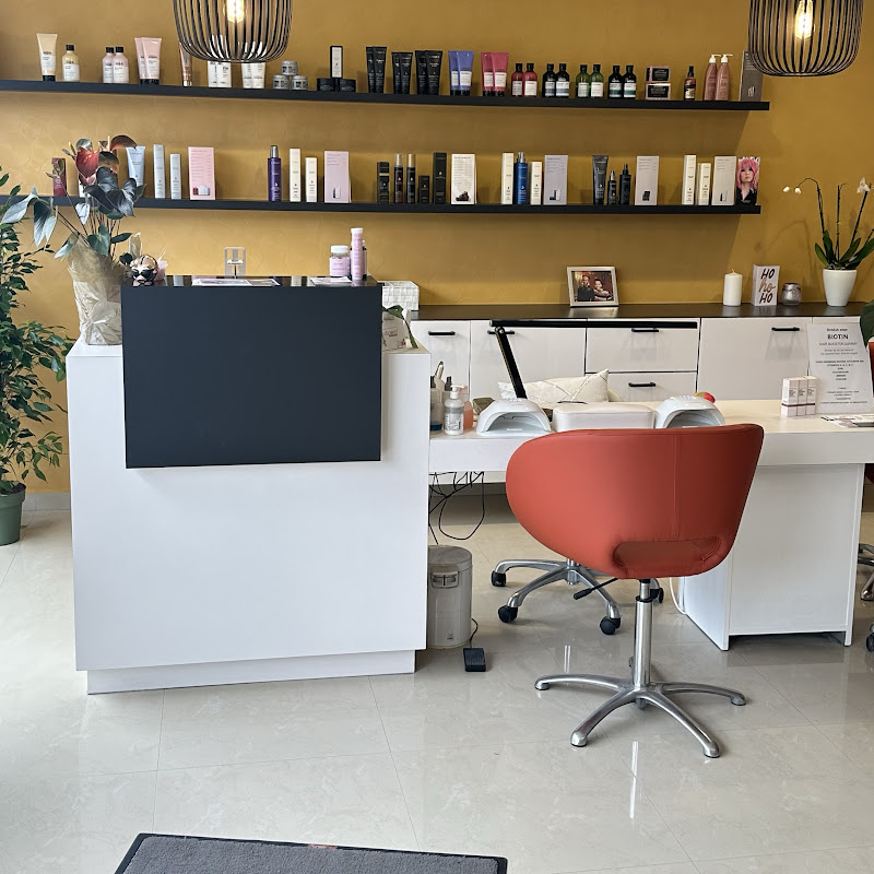 eleganthairstudiovicky