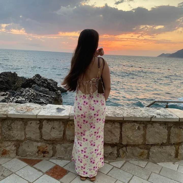 𝒜𝓂𝒾𝓃𝒶_𝒽𝓃𝓋𝓇